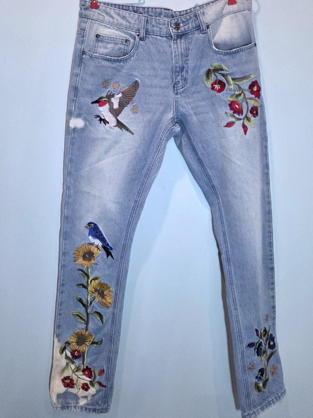 Young & Reckless Embroidered Distressed Straight Leg Jeans Size 31